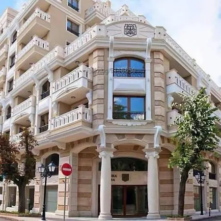 Yo Two - Lux With Parking *