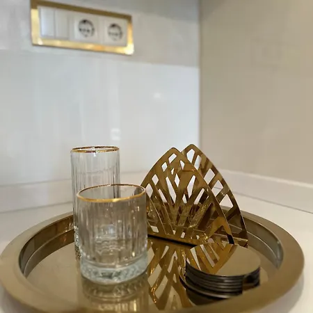 Yo Two - Lux With Parking Apartament