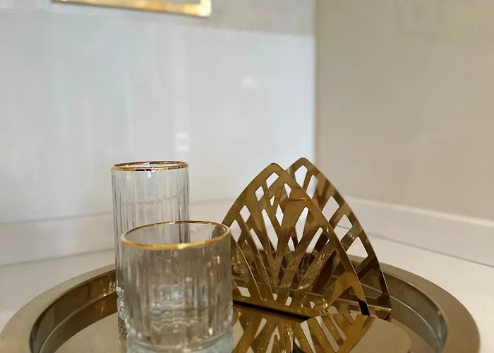 Yo Two - Lux With Parking Apartment